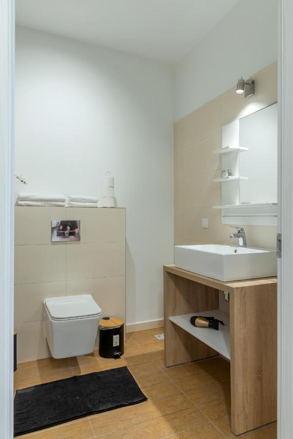 Atlas Unirii: Upscale Flats In The Heart Of Bucharest! ภายนอก รูปภาพ