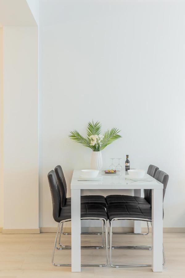 Atlas Unirii: Upscale Flats In The Heart Of Bucharest! ภายนอก รูปภาพ
