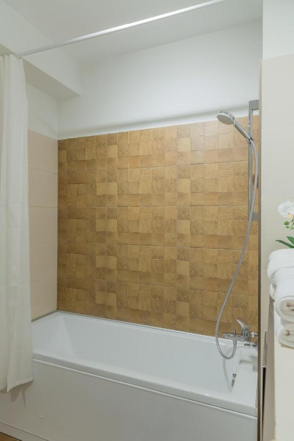 Atlas Unirii: Upscale Flats In The Heart Of Bucharest! ภายนอก รูปภาพ