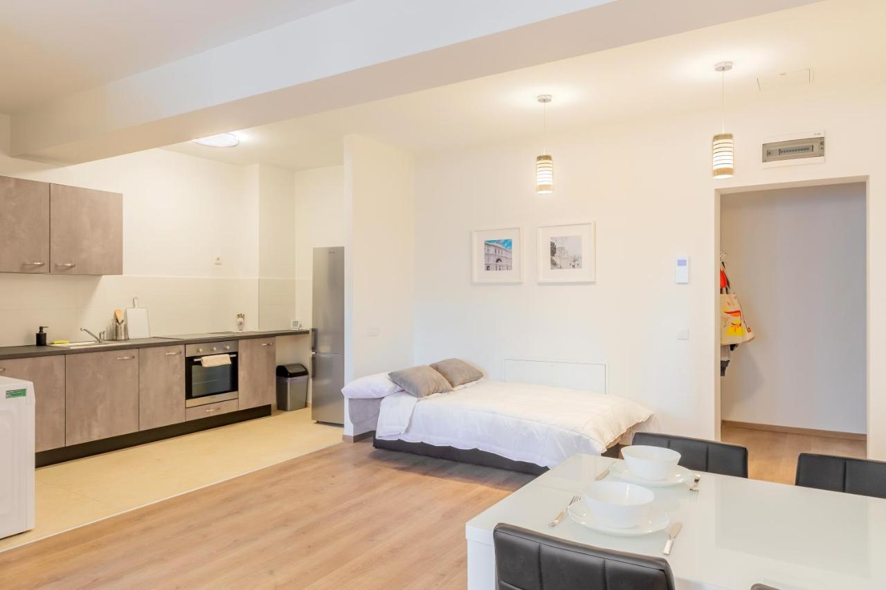 Atlas Unirii: Upscale Flats In The Heart Of Bucharest! ภายนอก รูปภาพ