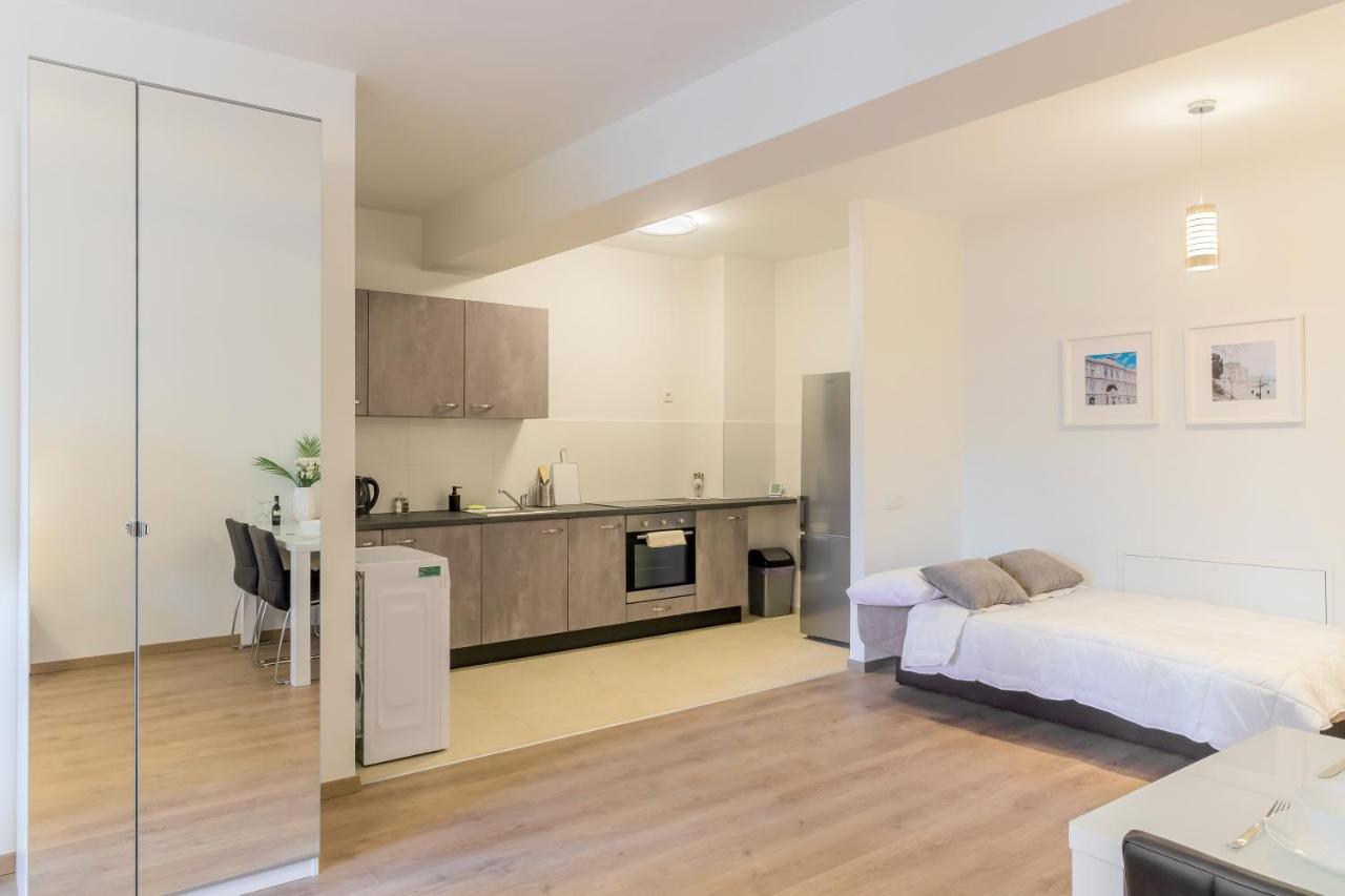Atlas Unirii: Upscale Flats In The Heart Of Bucharest! ภายนอก รูปภาพ
