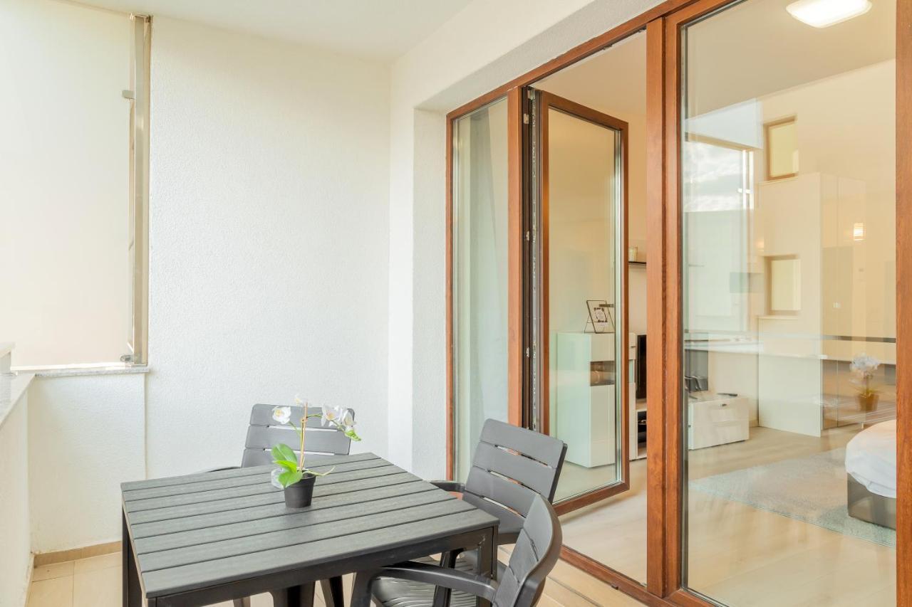 Atlas Unirii: Upscale Flats In The Heart Of Bucharest! ภายนอก รูปภาพ