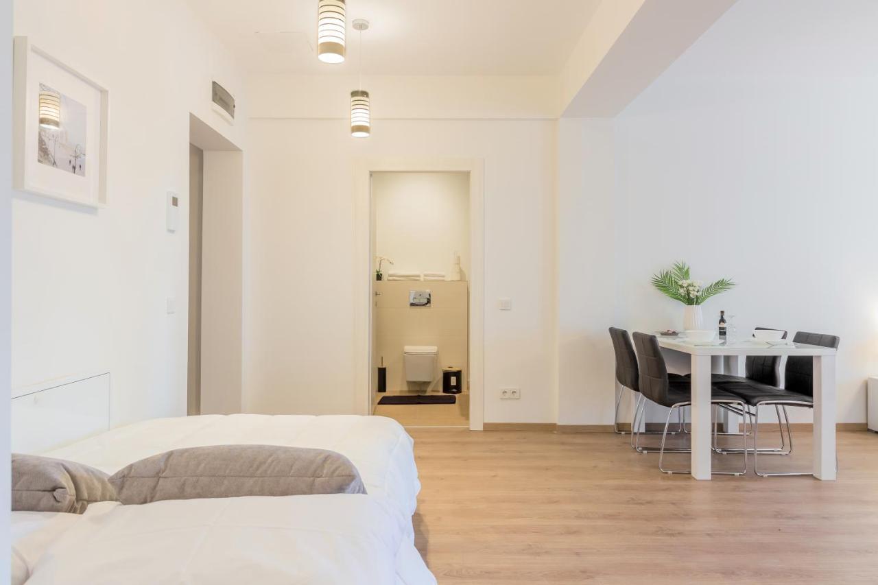 Atlas Unirii: Upscale Flats In The Heart Of Bucharest! ภายนอก รูปภาพ